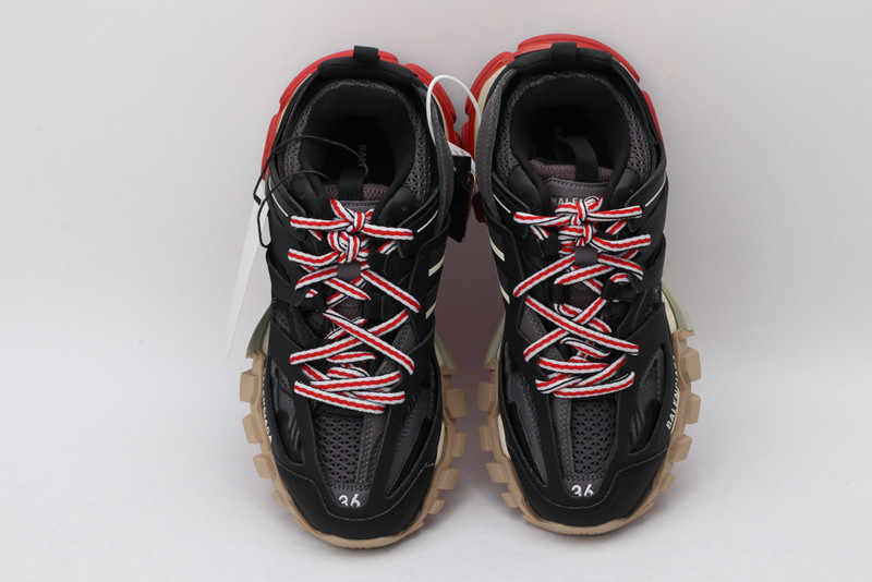 Ba*len*cia*ga track 542436 w2la1 2045