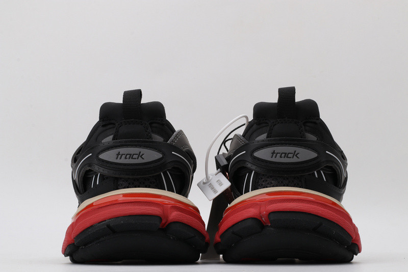 Ba*len*cia*ga track 542436 w2la1 2045