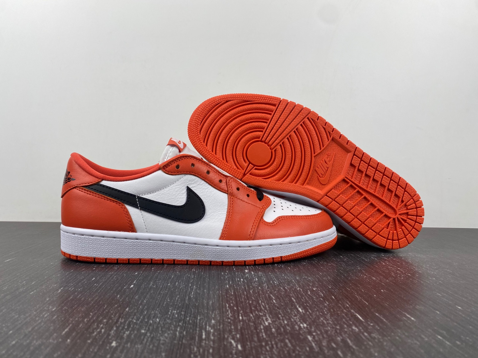AIR JORDAN 1 LOW OG “SHATTERED BACKBOARD‘ CZ0790-801