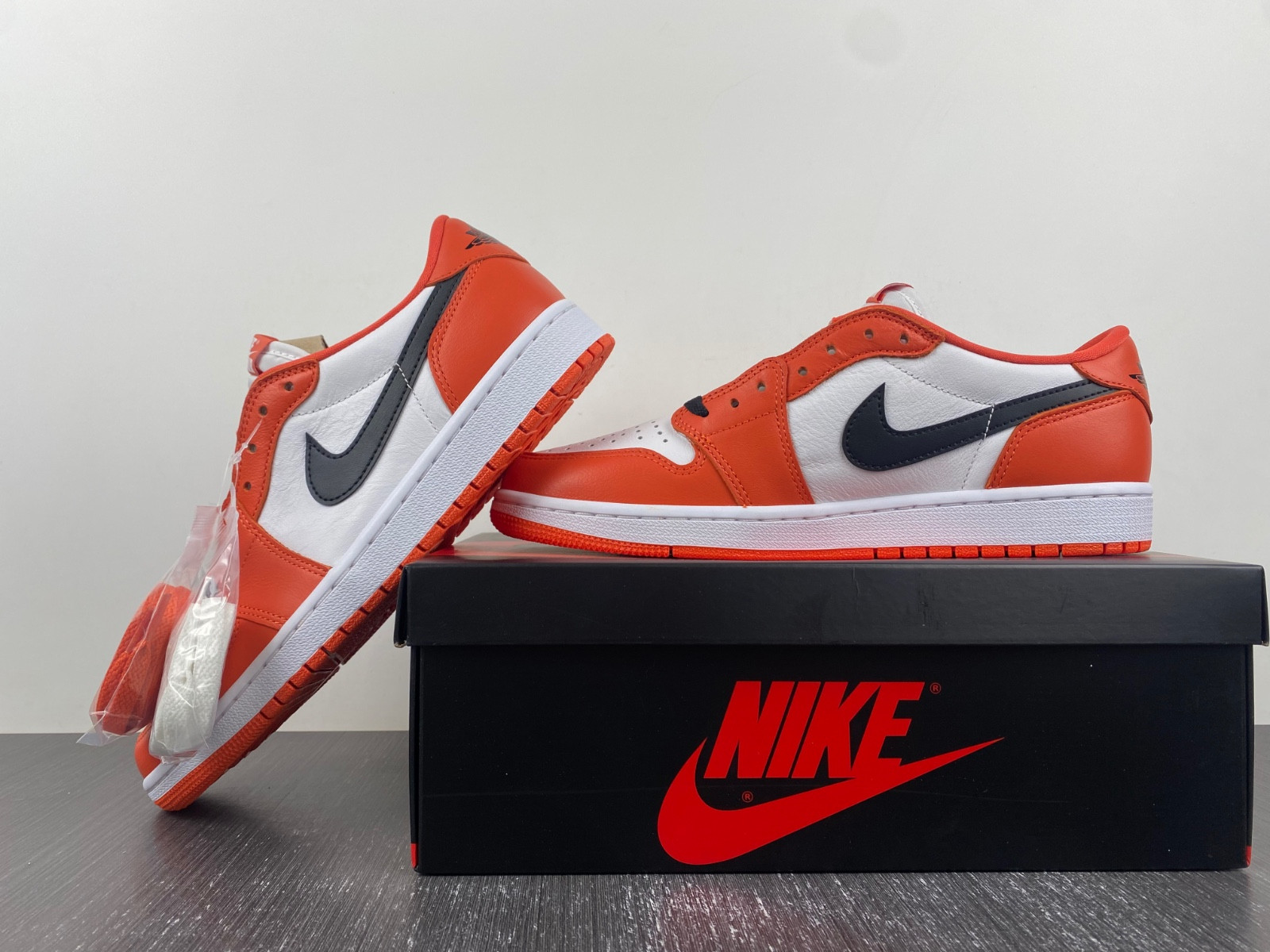 AIR JORDAN 1 LOW OG “SHATTERED BACKBOARD‘ CZ0790-801