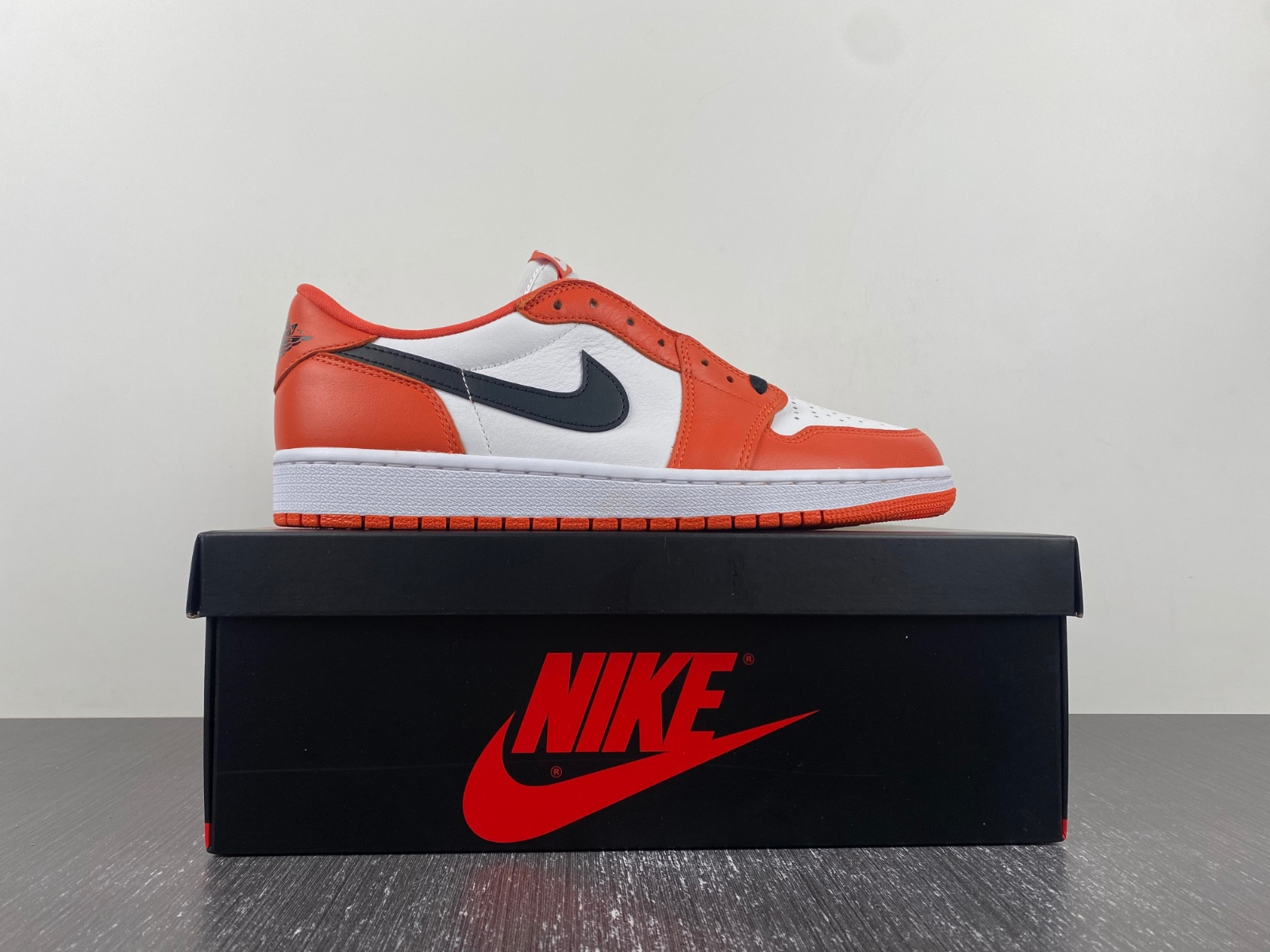 AIR JORDAN 1 LOW OG “SHATTERED BACKBOARD‘ CZ0790-801