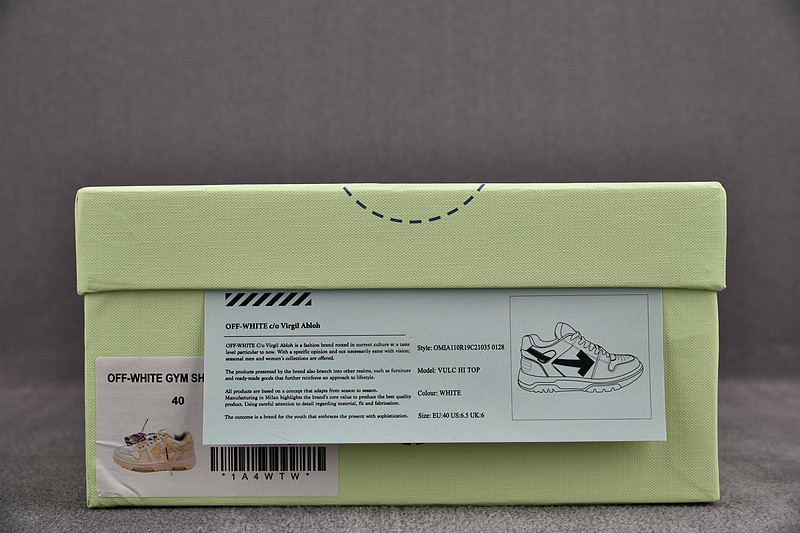 Off-White c/o Virgil Abloh