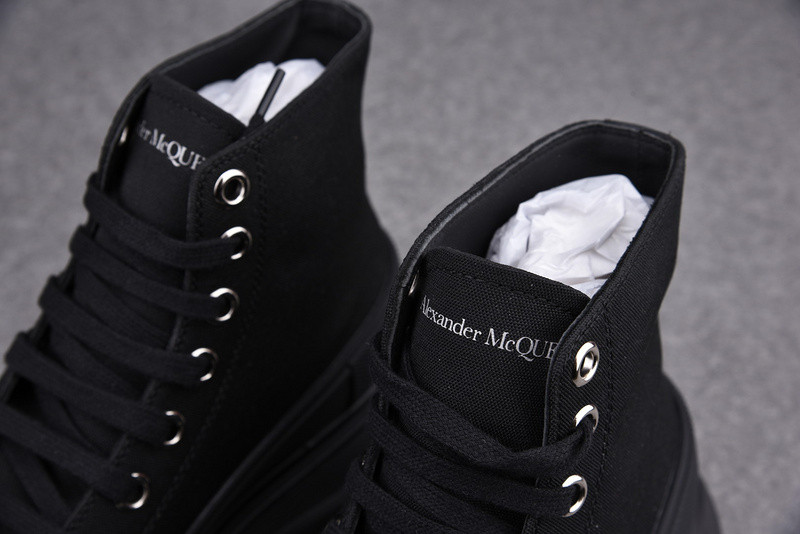 ALEXANDER MCQUEEN SNEAKER