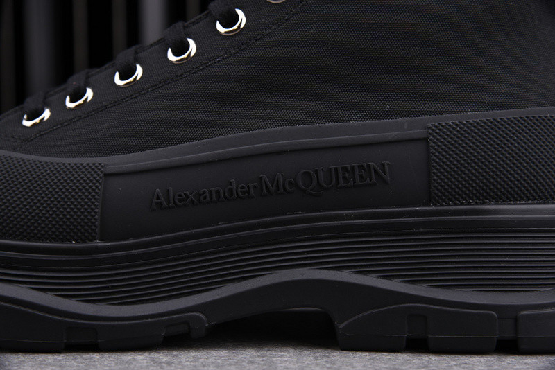 ALEXANDER MCQUEEN SNEAKER