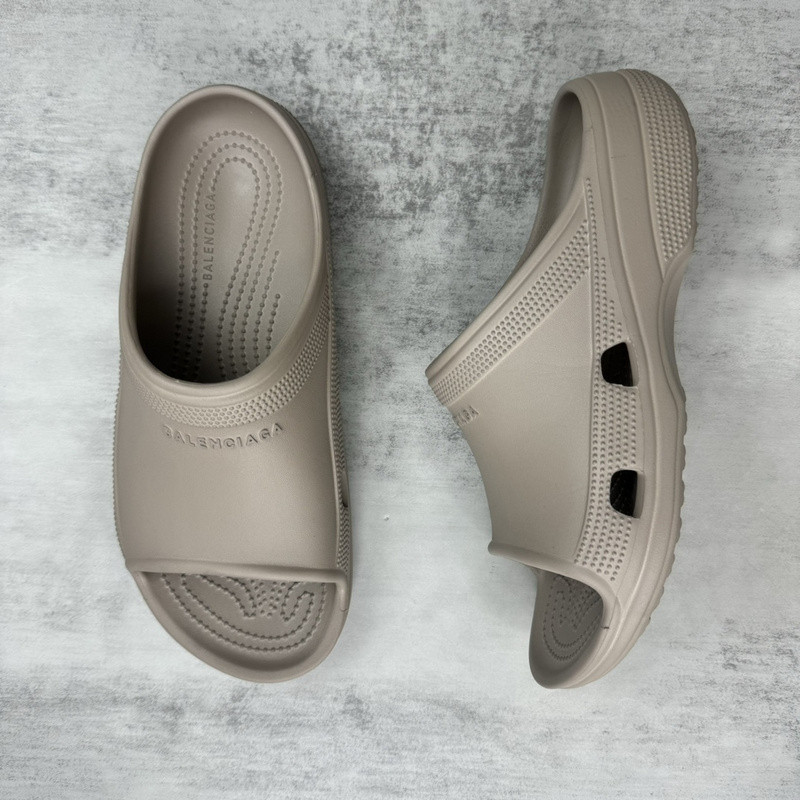 BALENCIAGA SLIDES