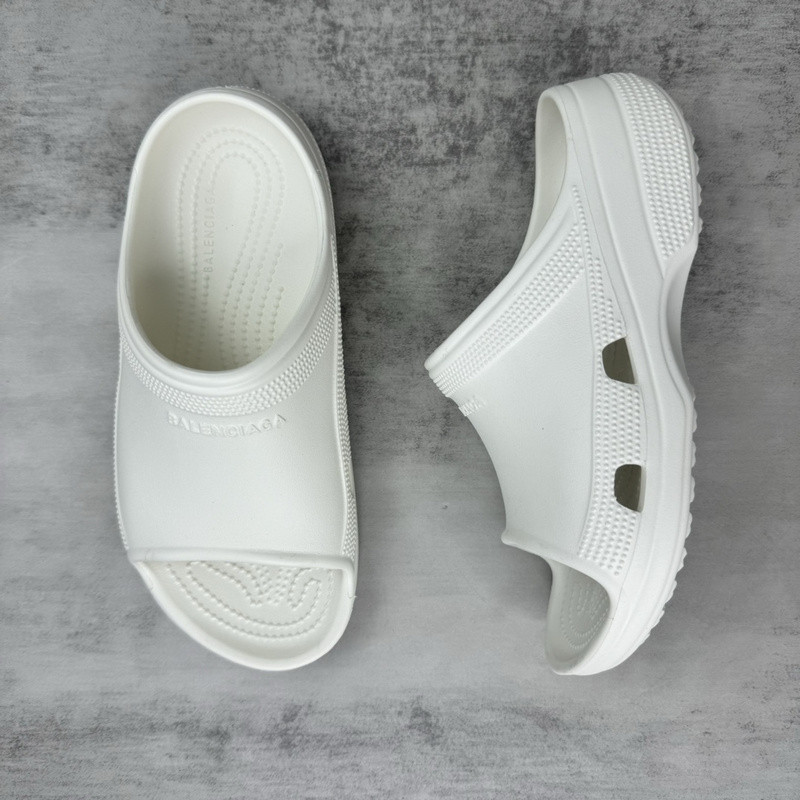BALENCIAGA SLIDES