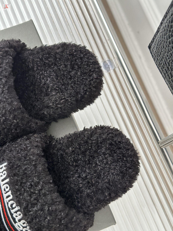 BALENCIAGA SLIDES