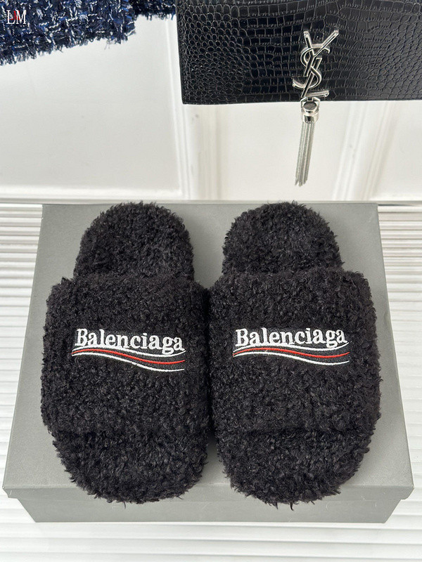 BALENCIAGA SLIDES