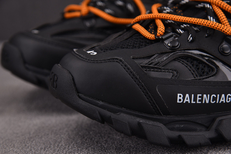 BALENCIAGA TRACK 800592 WTRHK 1000