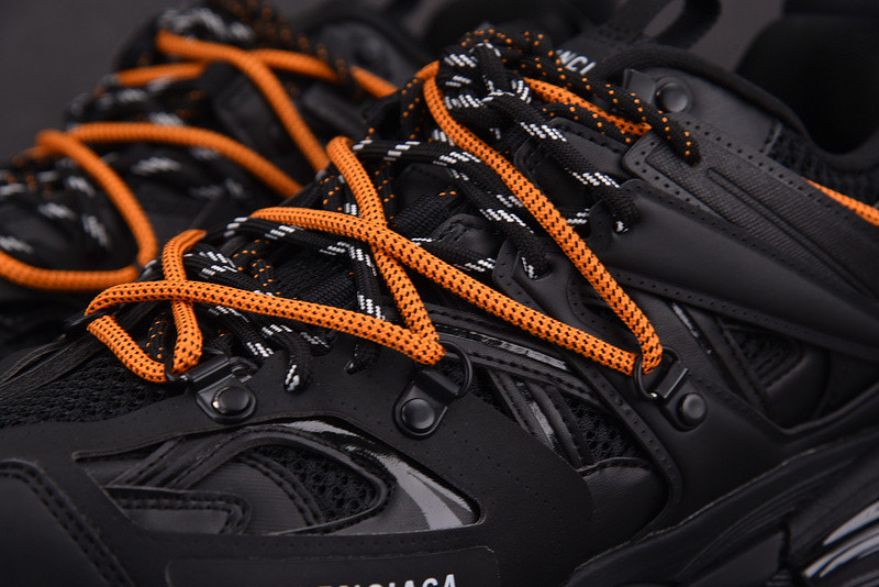 BALENCIAGA TRACK 800592 WTRHK 1000