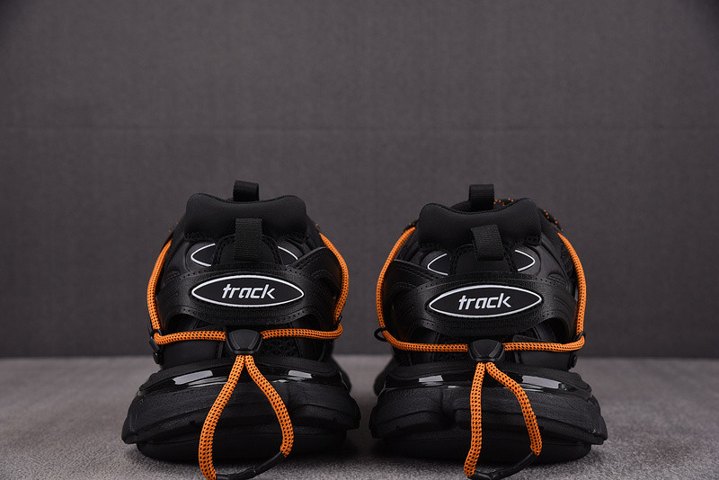 BALENCIAGA TRACK 800592 WTRHK 1000