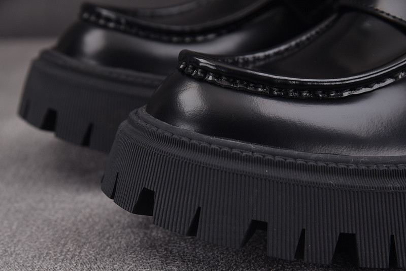 Balenciaga Tractor leather loafers in black
