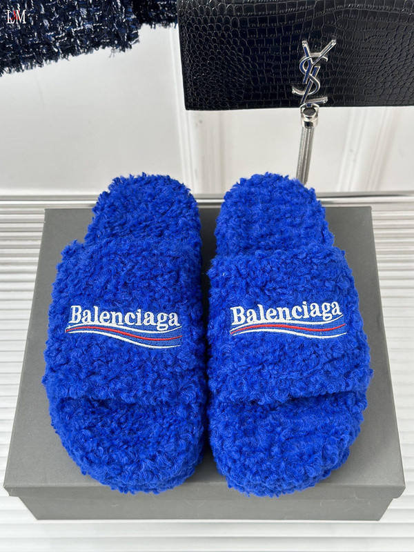 BALENCIAGA SLIDES
