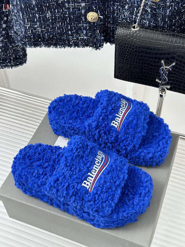 BALENCIAGA SLIDES
