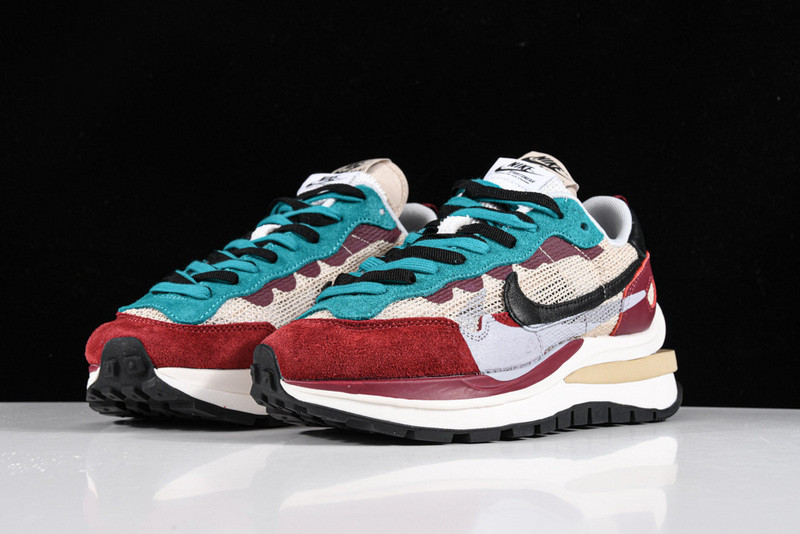 Sacai X NIKe regasus vaporrly SP BV0073-102