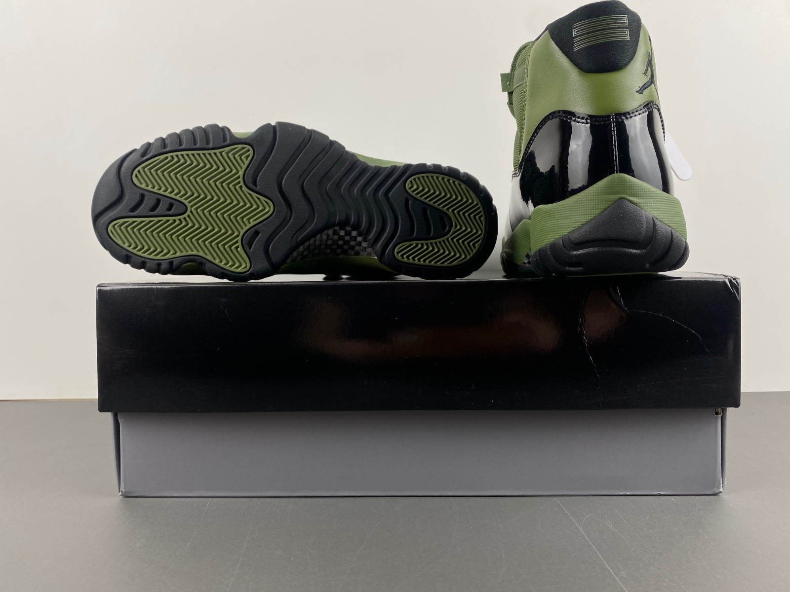 Air Jordan 11 “Olive Green” CT8012-300