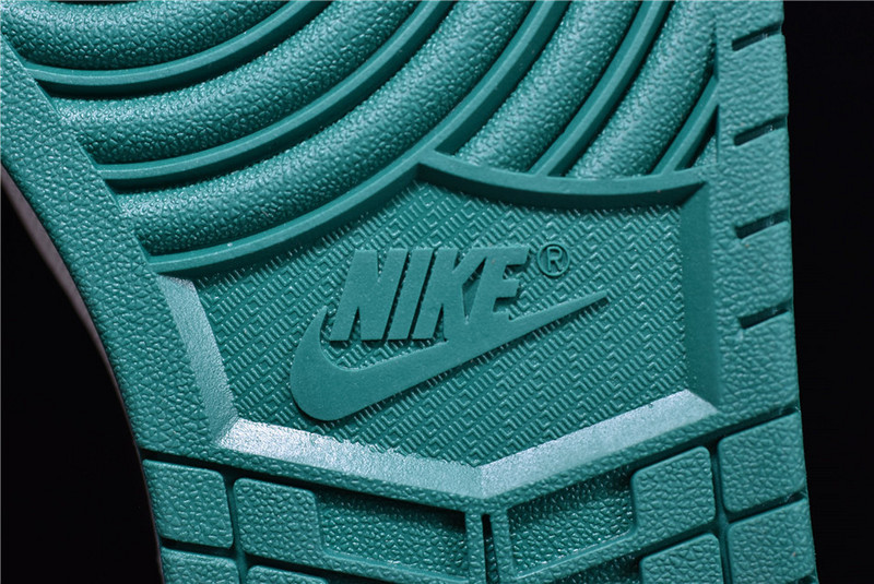 NK Air Jordan 1 Low 553558-113