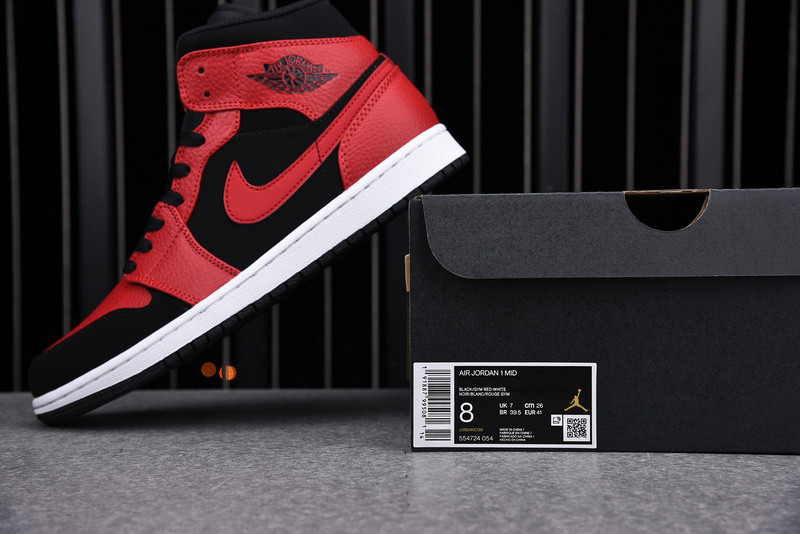 Air Jordan 1 aj1 mid 554724-054