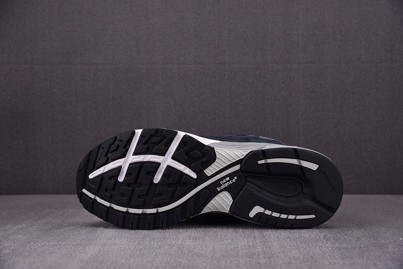 New Balance 993 Kith Navy (Standard Width) - MR993NV