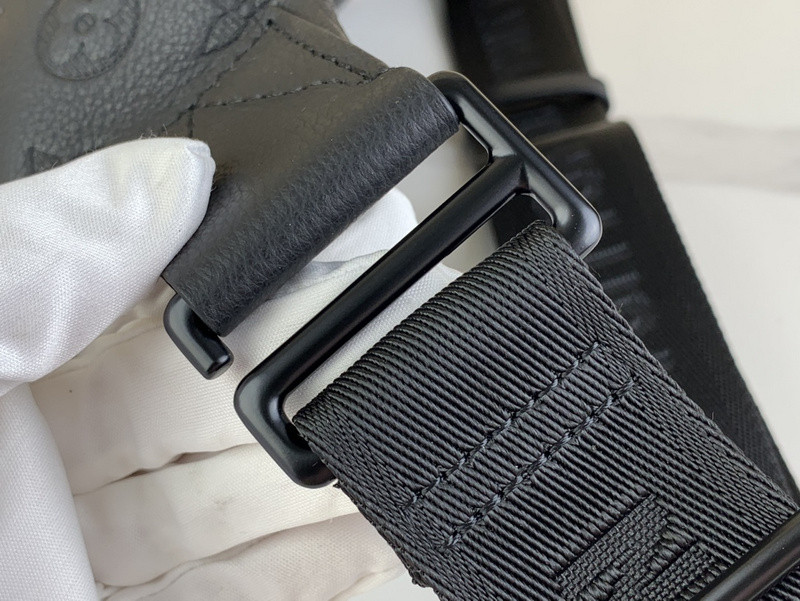 LOUIS VUITTON Rush Bumbag-30*15*8CM