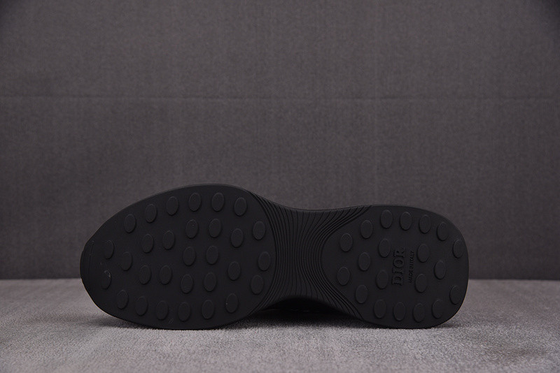 D10r B25 Oblique Runner Sneaker