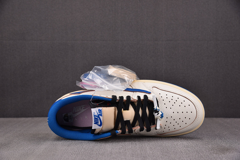 Travis Scott x Fragment x Air Jordan 1 Low OG DM7866-104