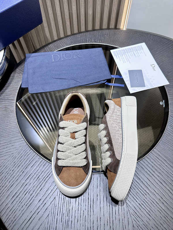 DR B33 SNEAKER