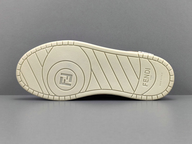 FENDI SNEAKERS