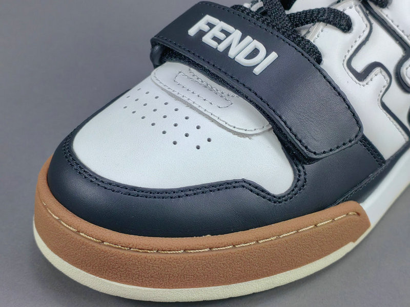 FENDI SNEAKERS