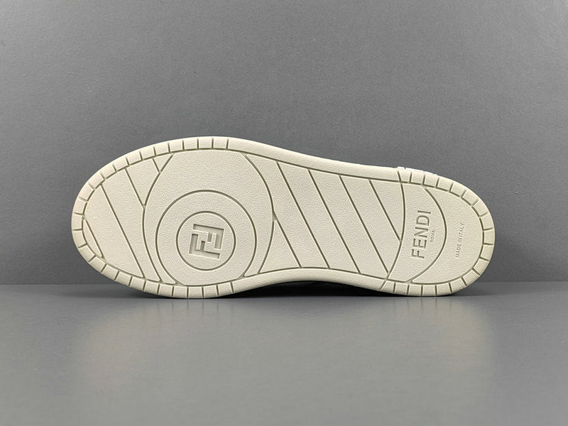 FENDI SNEAKERS