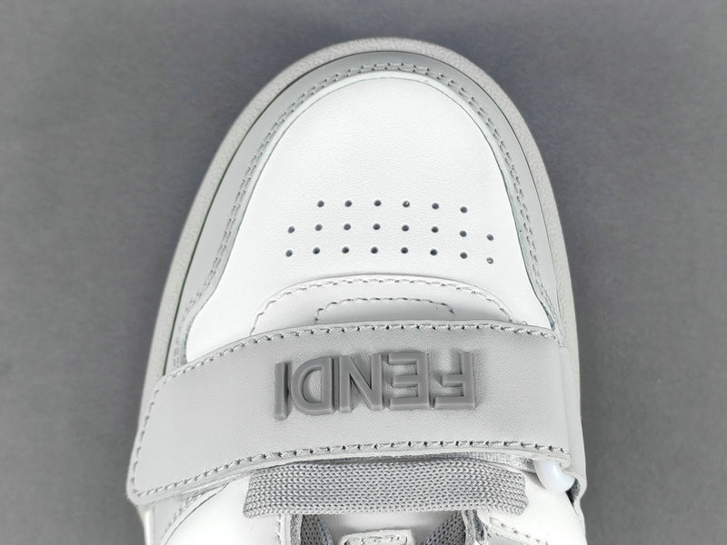 FENDI SNEAKERS