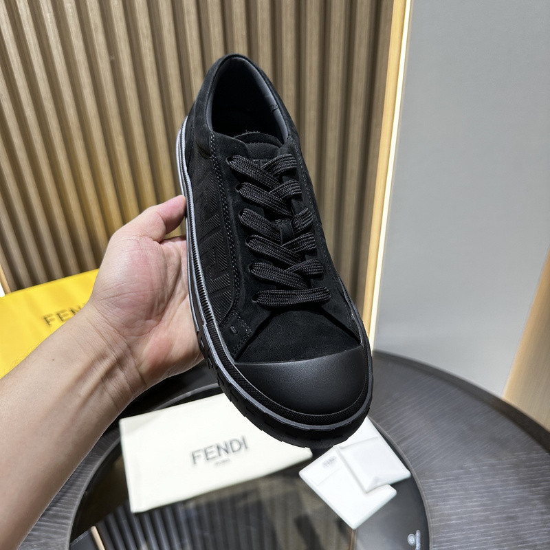 FENDI SNEAKERS