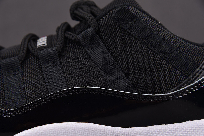 Air Jordan 11 Low "Bred" 2025 FV5104-006