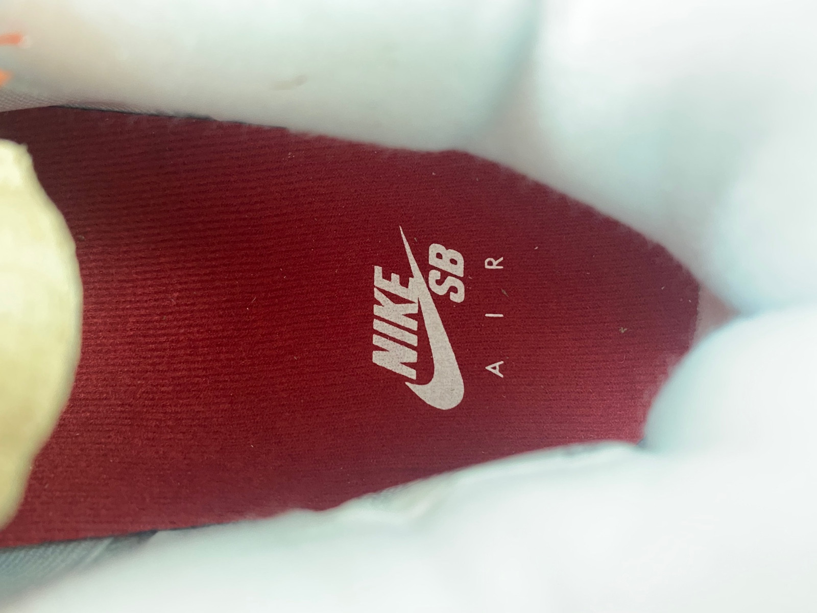 AIR JORDAN 4 WHITE AND ORANGE DR5415-108