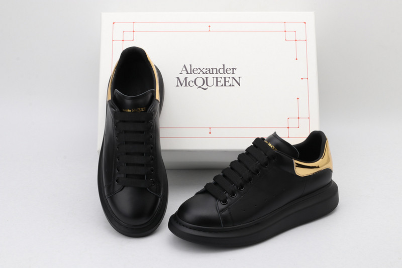ALEXANDER MCQUEEN SNEAKER