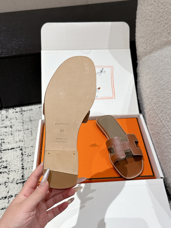 H*rmes Sandals