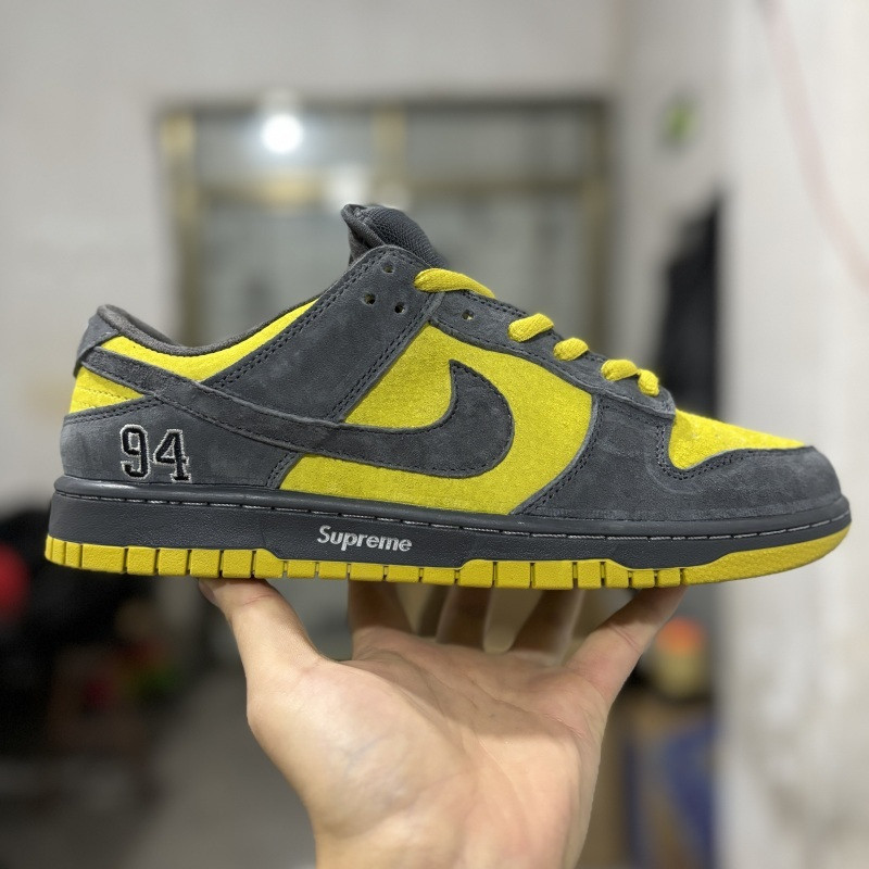 Suprem* x Nike SB Dunk Low Camper Green HQ8487-300