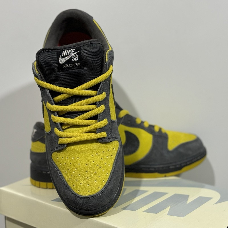 Suprem* x Nike SB Dunk Low Camper Green HQ8487-300