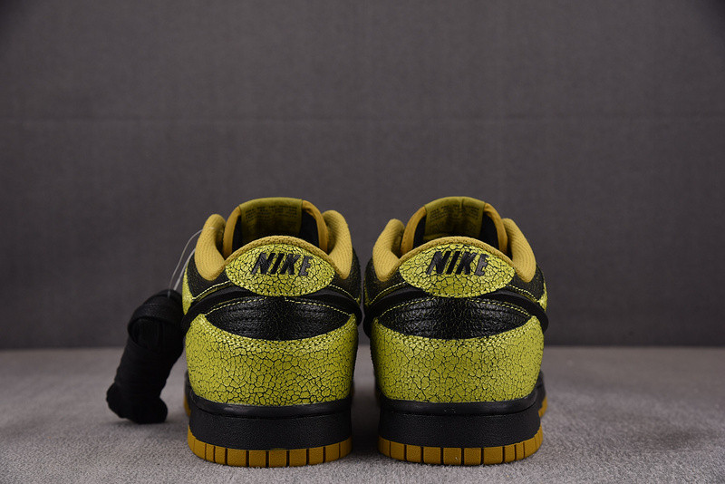 Nike Dunk Low "Halloween Skull" HV6103-300