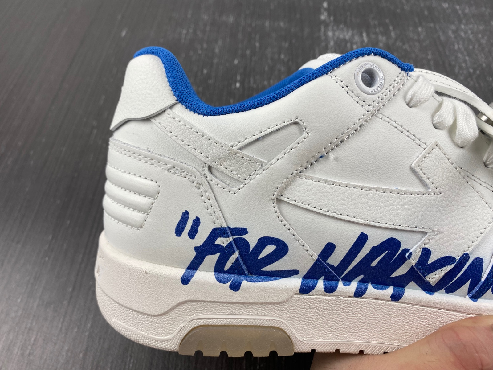 Off-White c/o Virgil Abloh