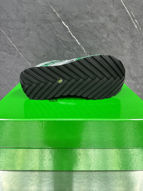 Bo*te*ga ve*ne*ta orbit silver parakeet