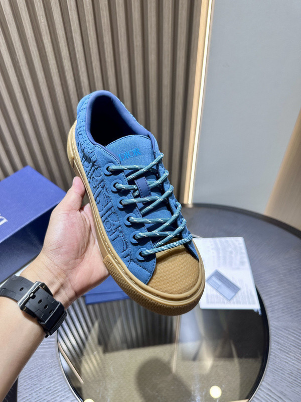 DR B33 SNEAKER