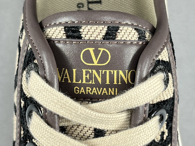 Valentino Garavani Totaloop