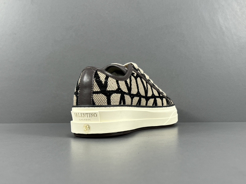 Valentino Garavani Totaloop