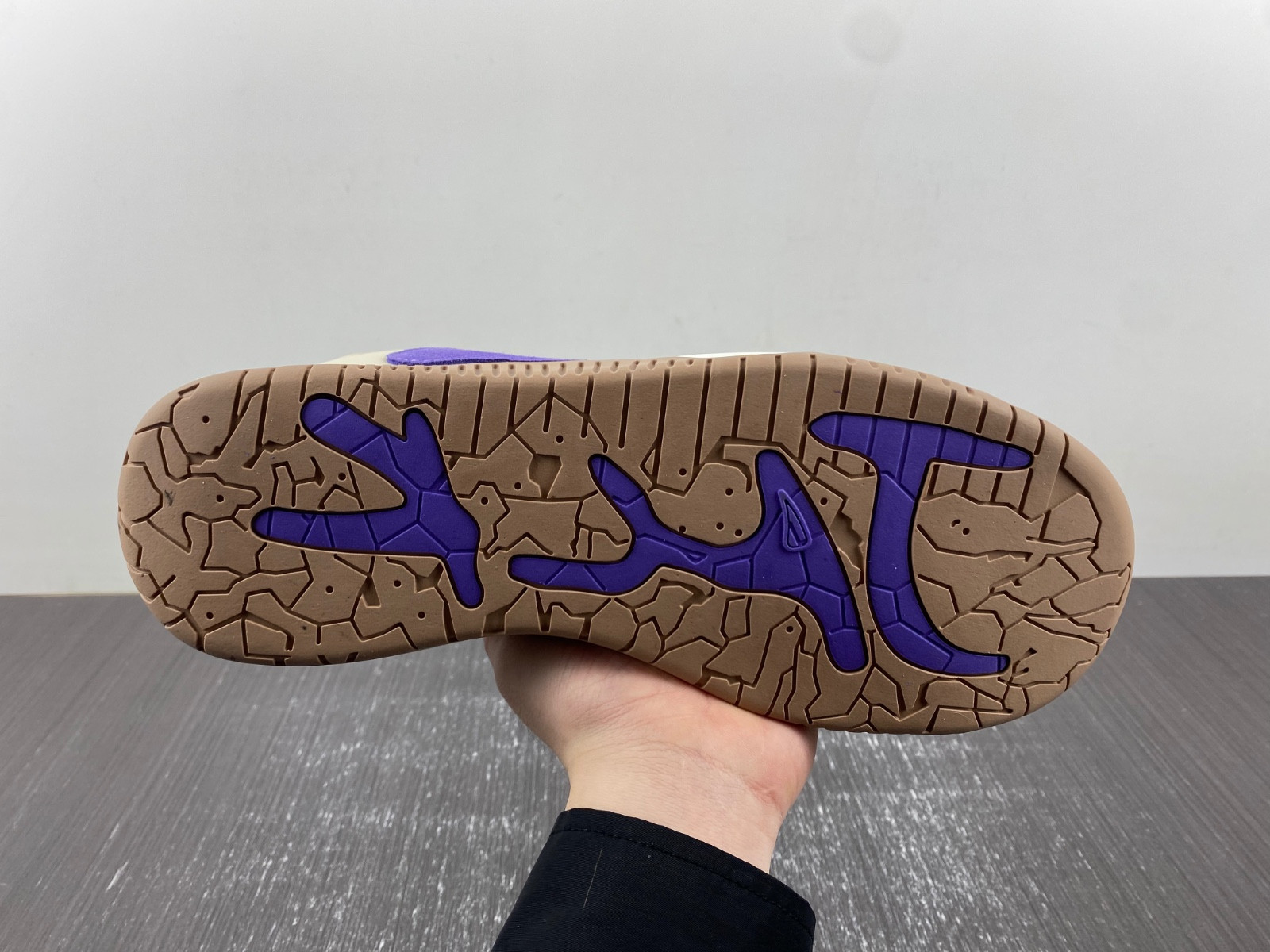 Travis Scott x Jordan Cut The Check FZ8117-900