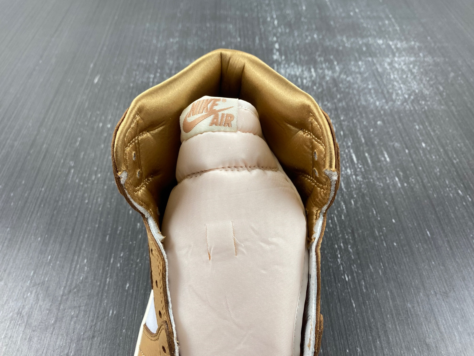 Air Jordan 1 Retro High OG "Praline" FN6622-201