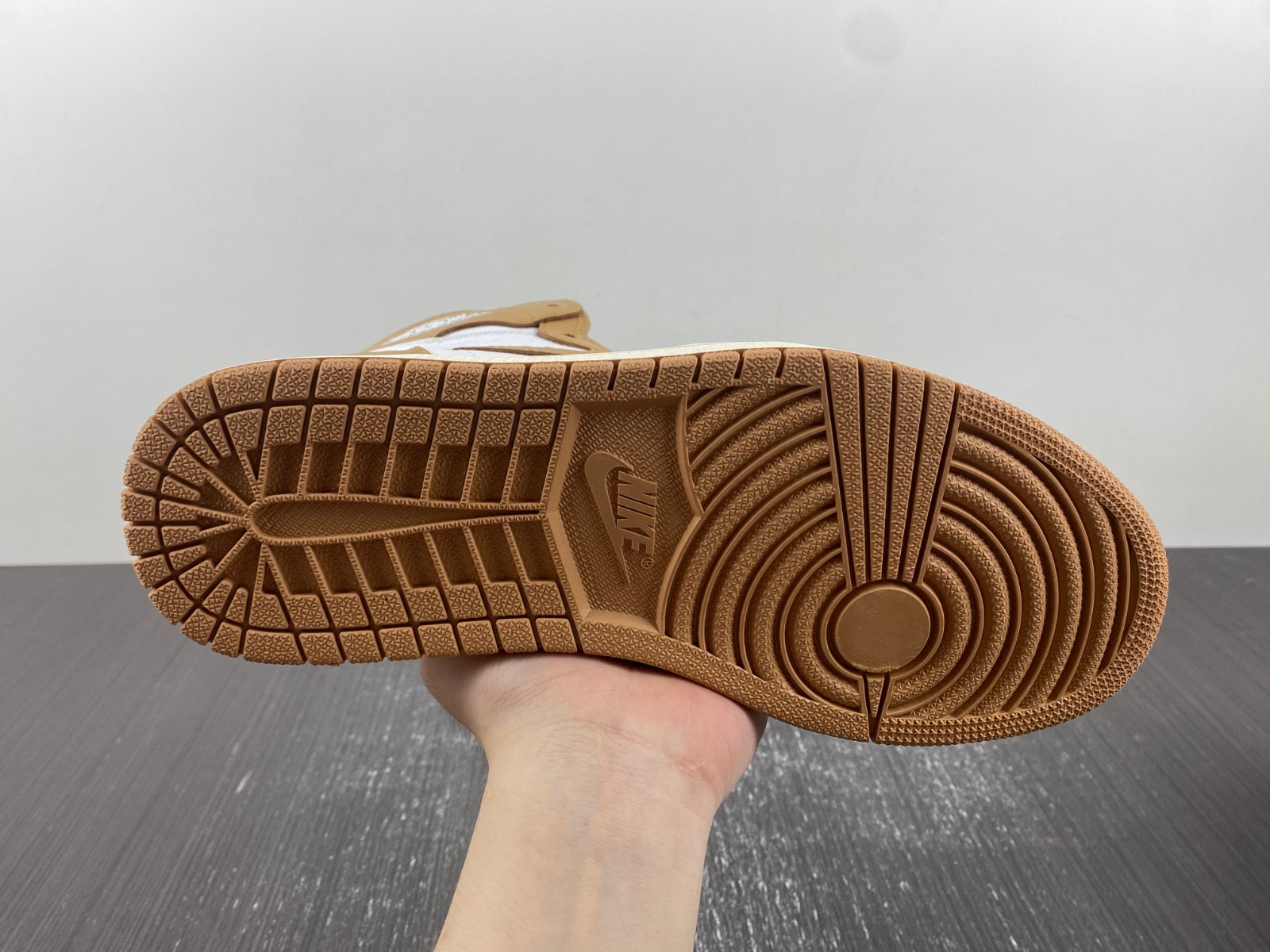 Air Jordan 1 Retro High OG "Praline" FN6622-201