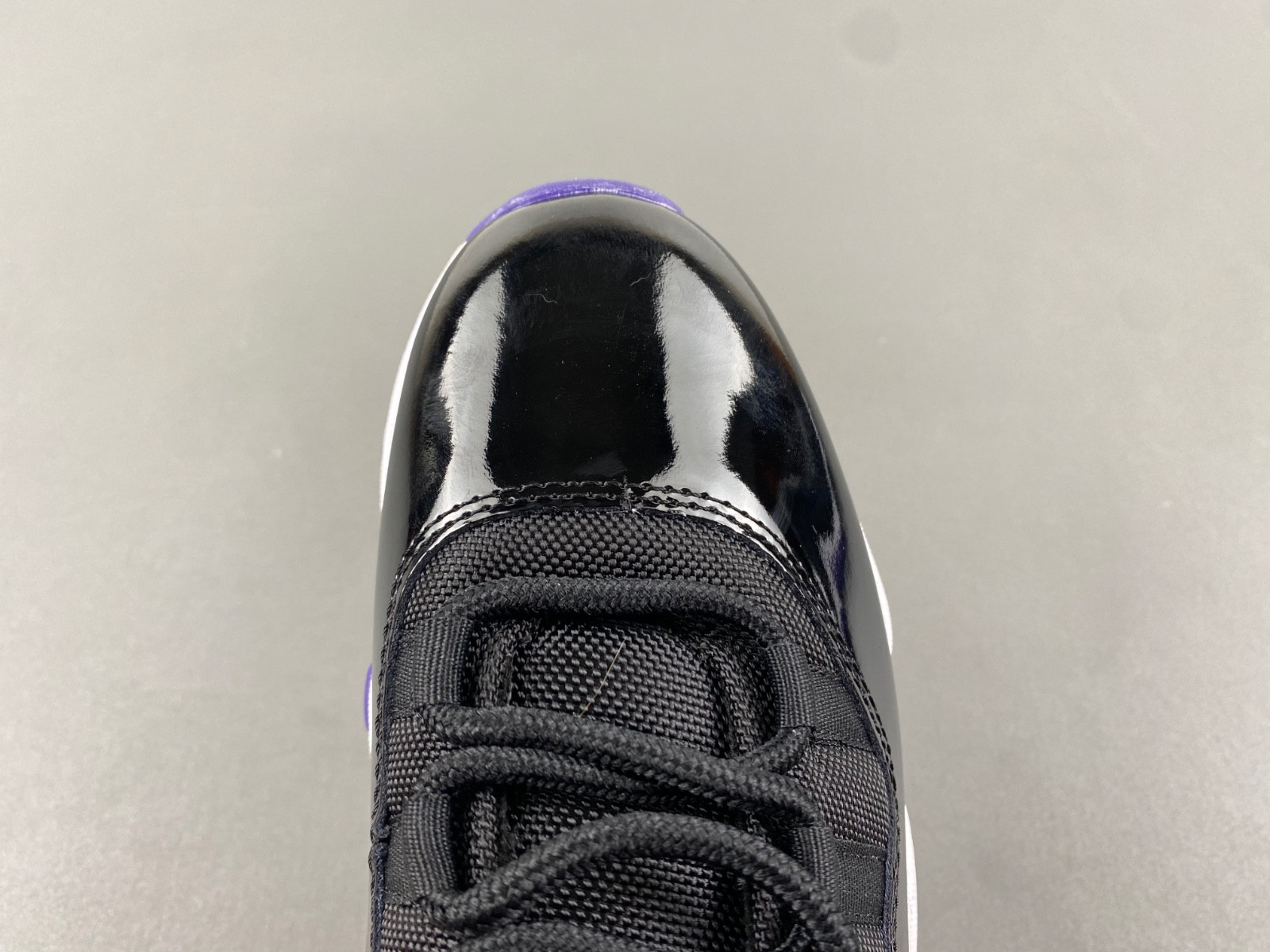 AIR JORDAN 11 RETRO WHITE/BLACK/PURPLE CT8812-999
