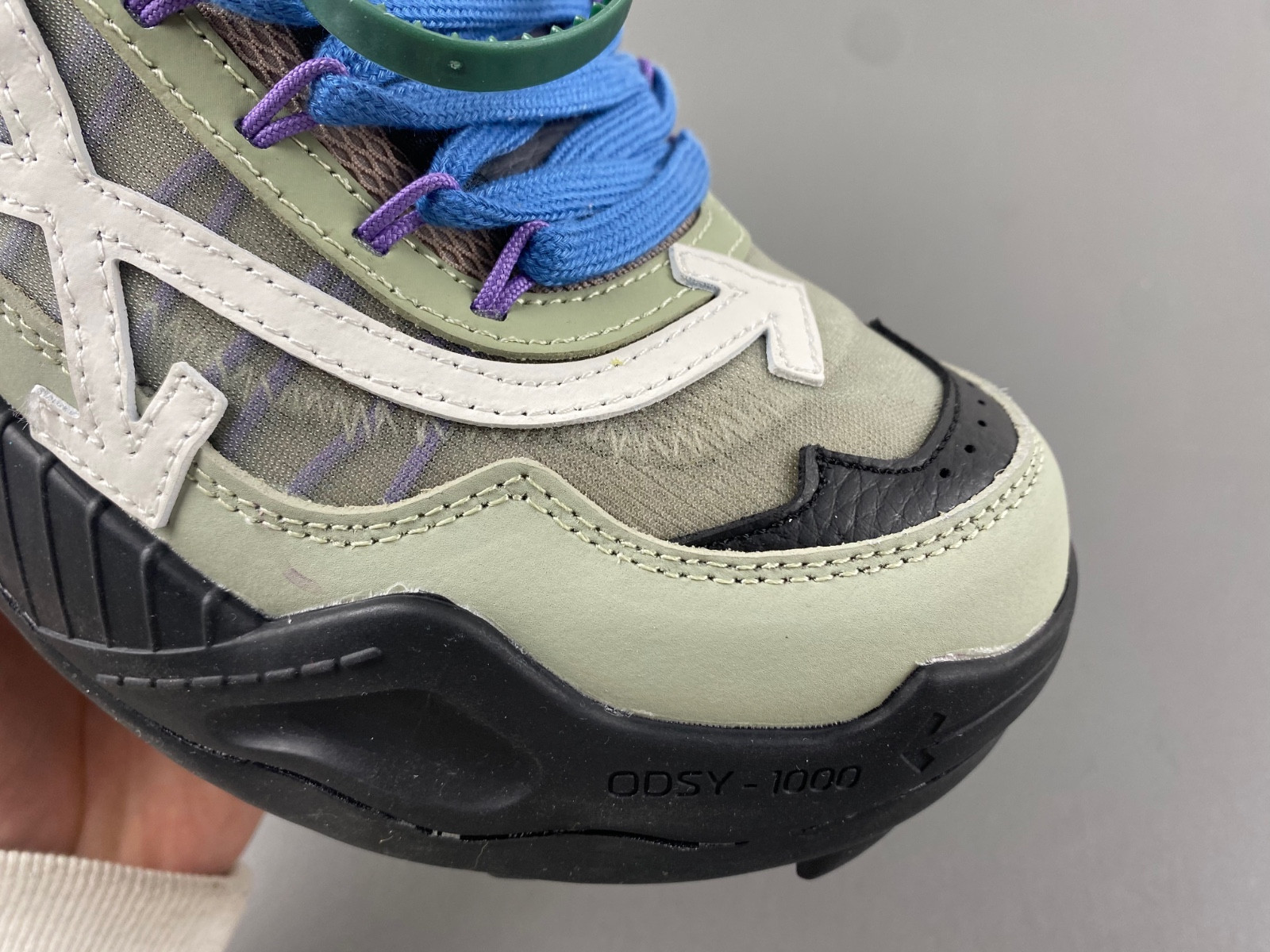 OW C/O ODSY-1000 SPORTS SHOES