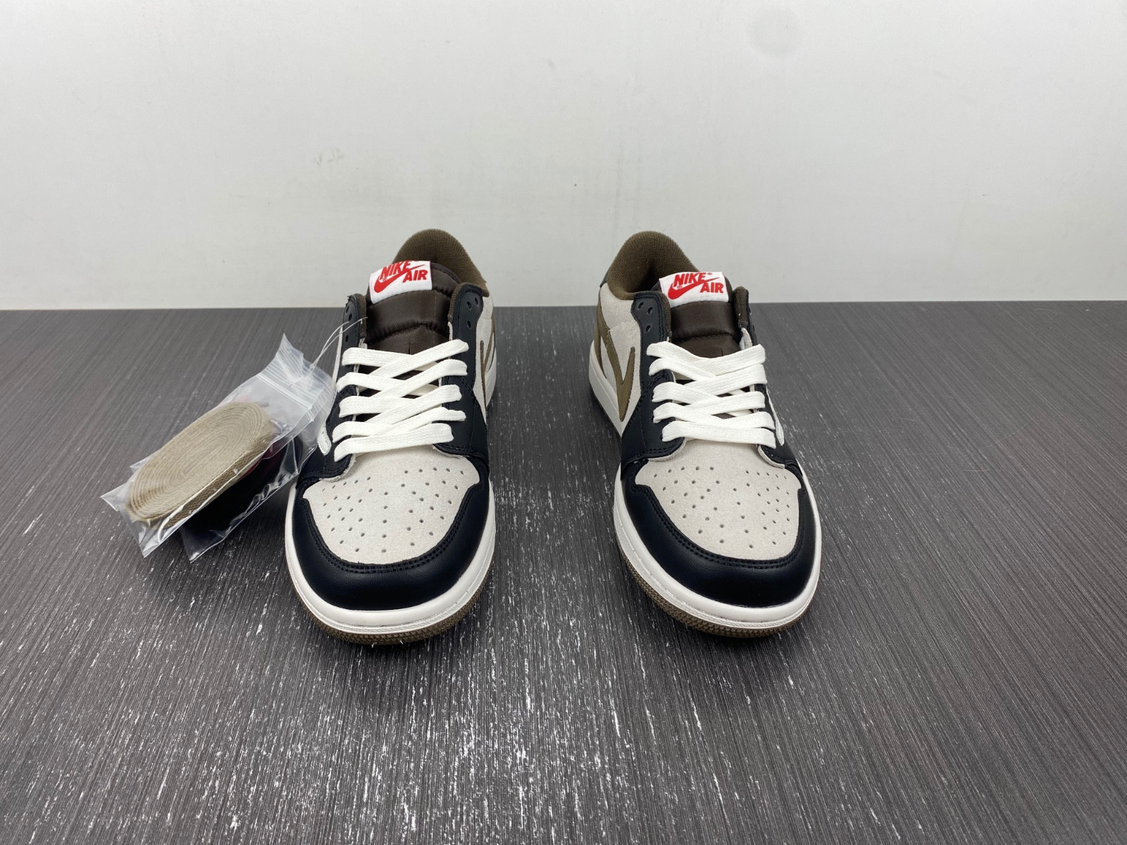 Travis Scott x Air Jordan 1 Low DM7866 902